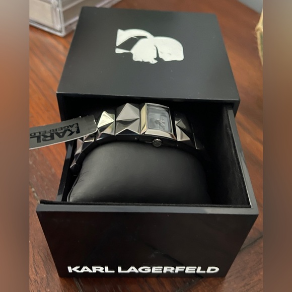 Karl Lagerfeld SS Watch Gunmetal Small 6” or less Pyramid shapes NWT Unisex - Picture 15 of 16